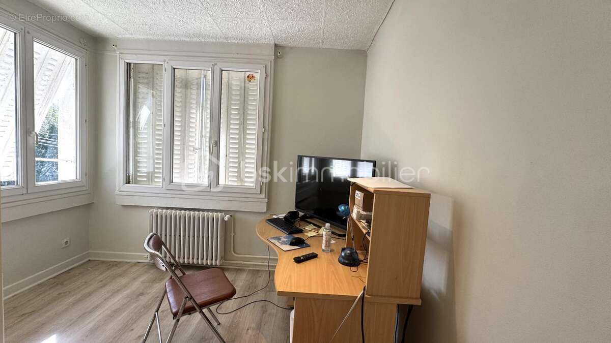 Maison à MONTREUIL-AUX-LIONS