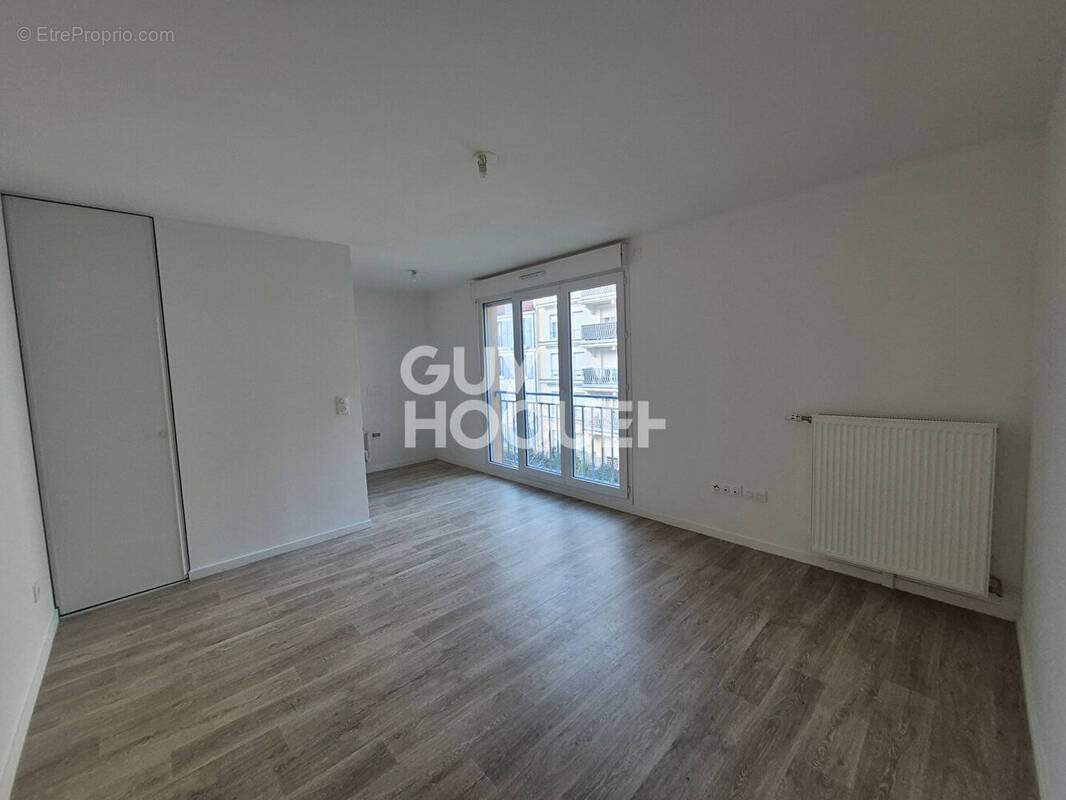 Appartement à LE BLANC-MESNIL