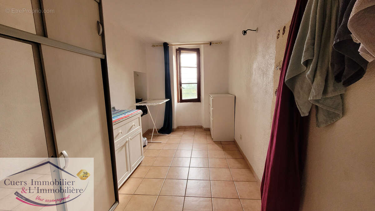 Cuers, maison de village t9 + remise - photo 9