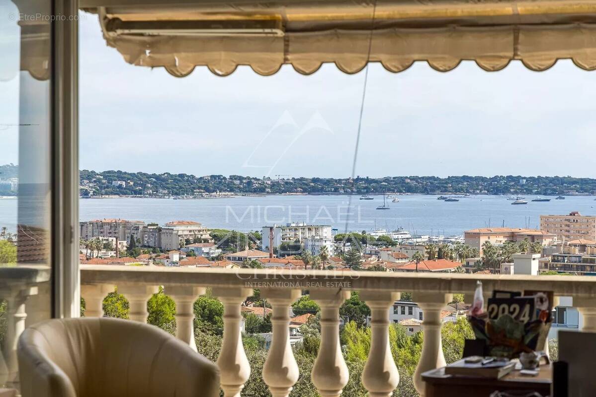 Appartement à VALLAURIS