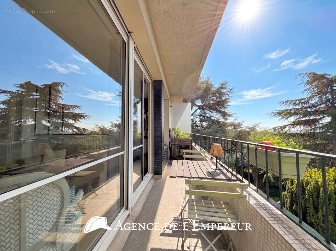 Appartement à SURESNES