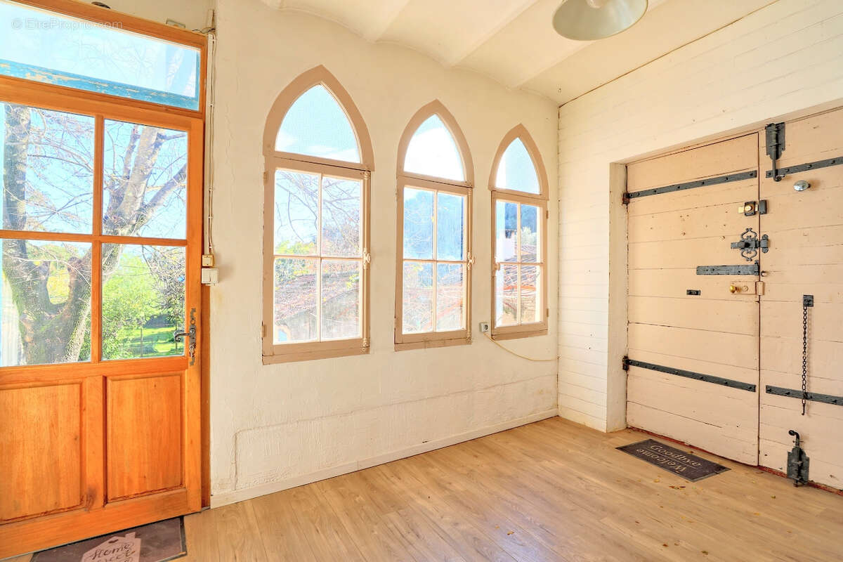 Maison à SOLLIES-TOUCAS