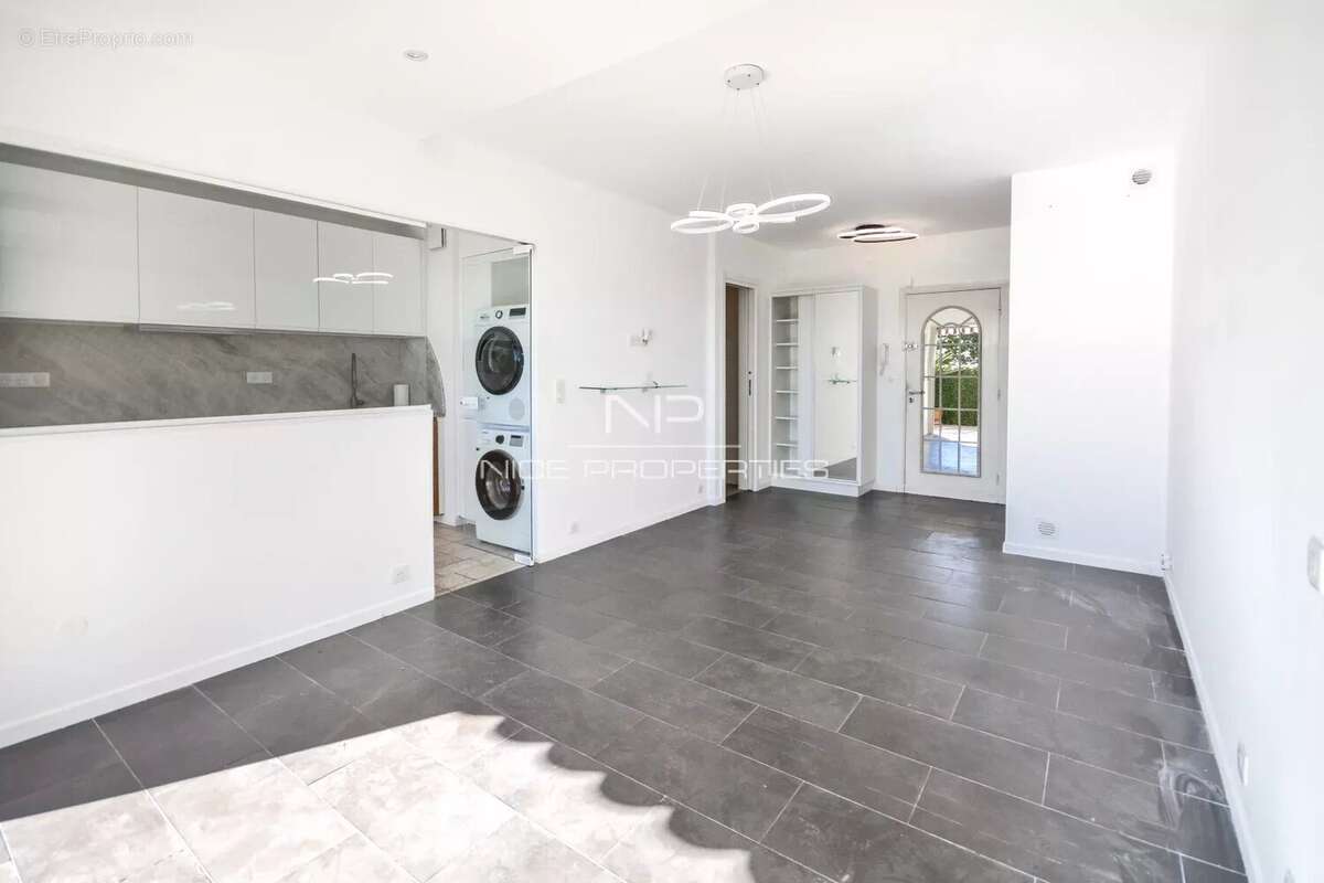 Appartement à ROQUEBRUNE-CAP-MARTIN