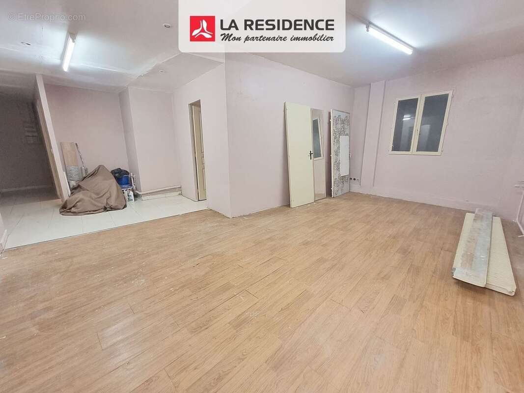 Commerce à ASNIERES-SUR-SEINE