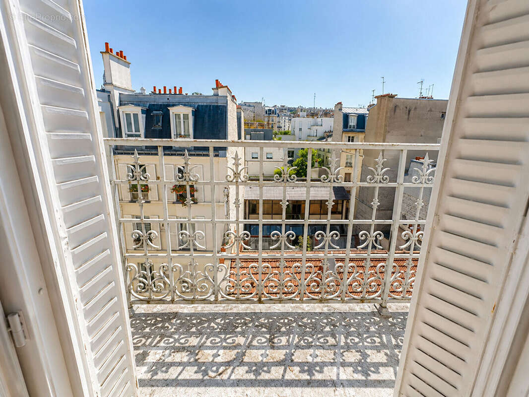 Appartement à PARIS-18E