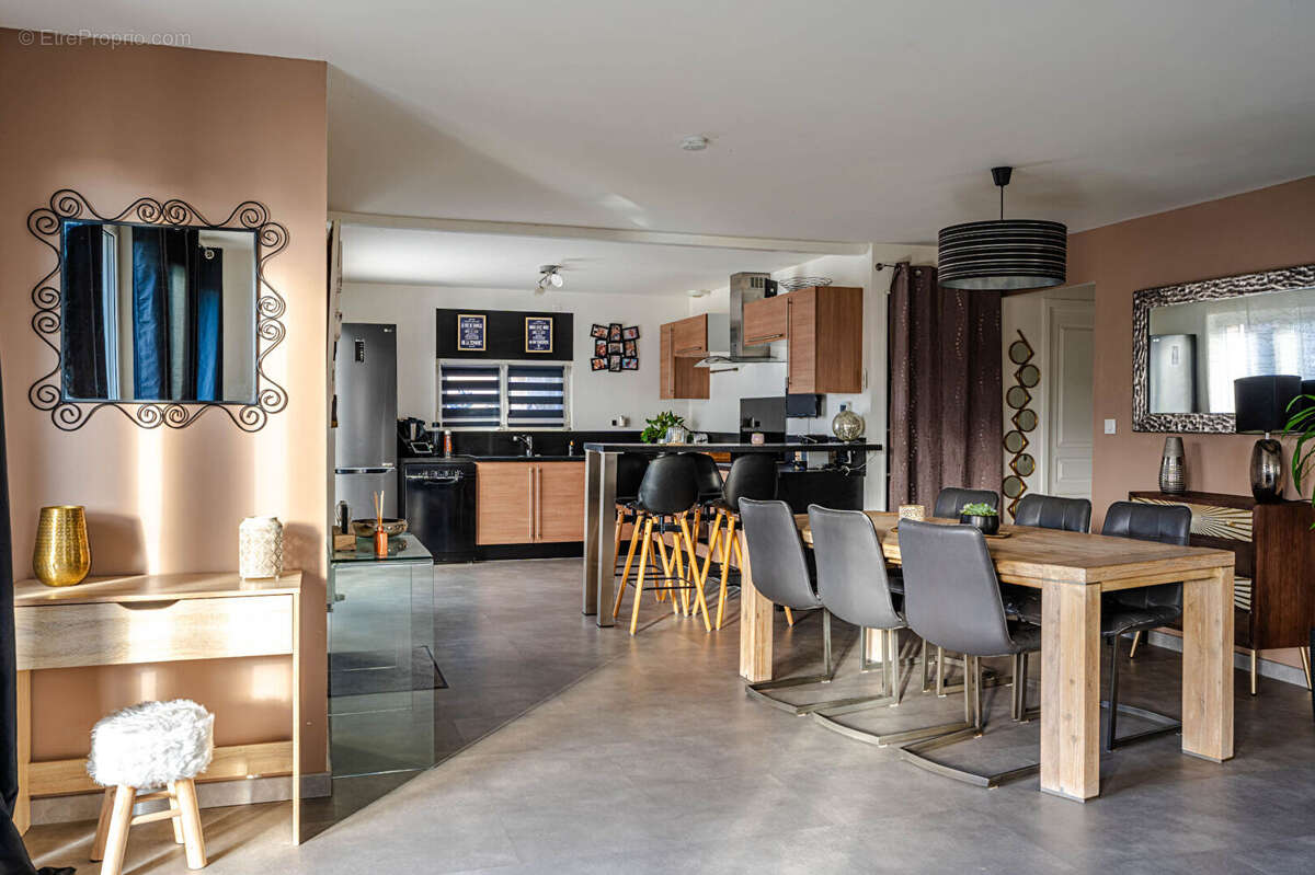 Maison 6 pièce(s) 153 m2 - photo 3