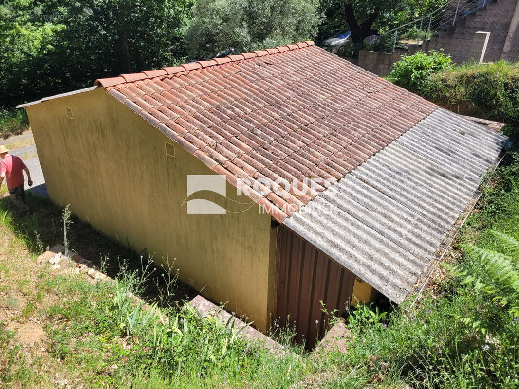 A Vendre, PREMIAN, 2 garages plus jardin - photo 5