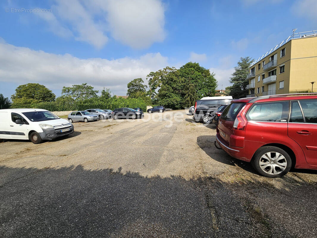 Parking à CONFLANS-SAINTE-HONORINE