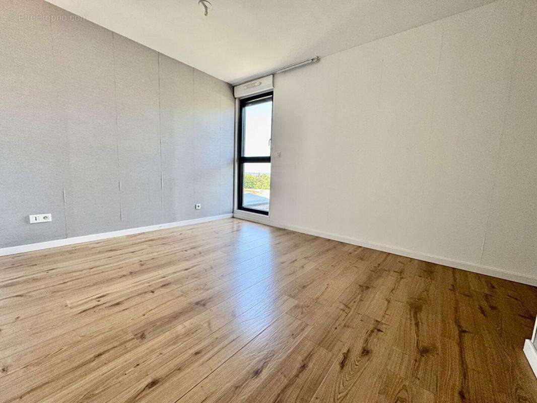 Appartement en Duplex de 70m2  , 2 chambres,,terrasse dans résidence sécurisée  avec places de parking - photo 6
