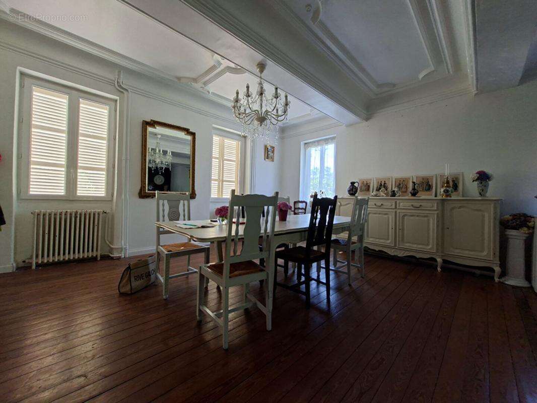 Maison à BLANZY