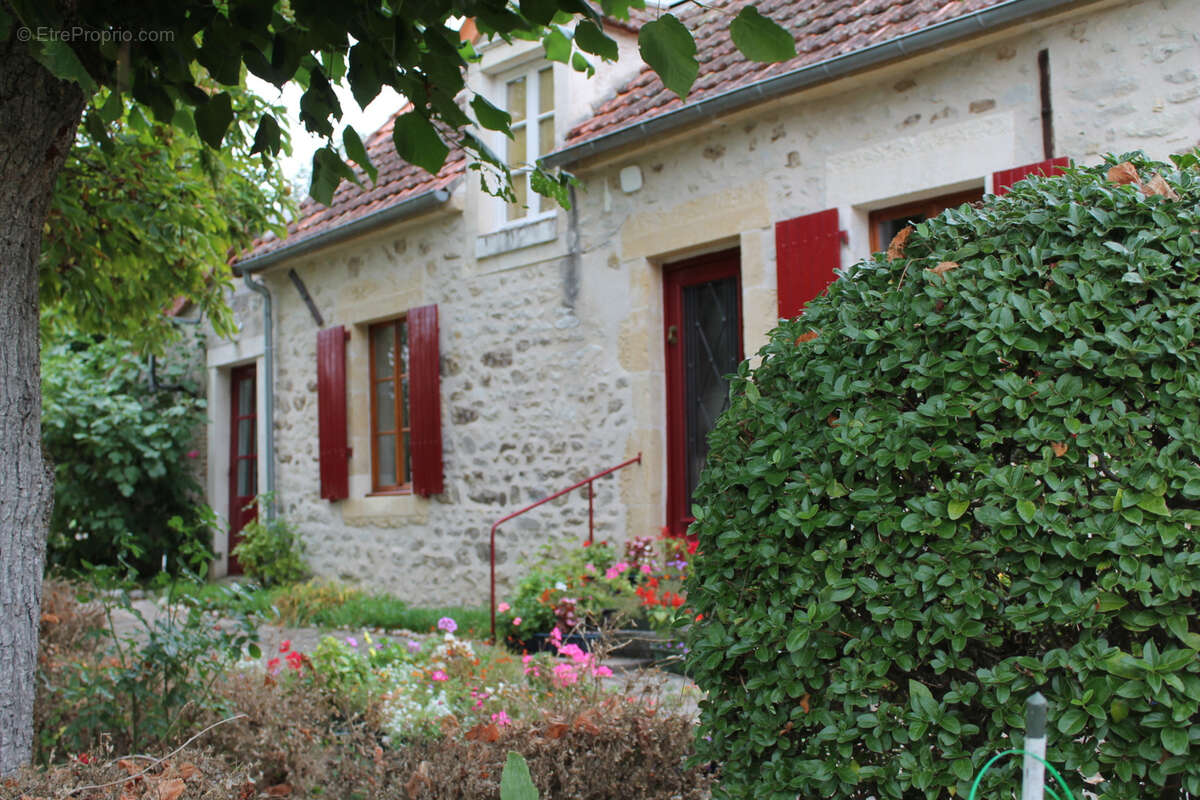 Maison à VICQ-EXEMPLET
