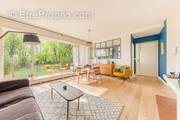 Appartement à MARNES-LA-COQUETTE