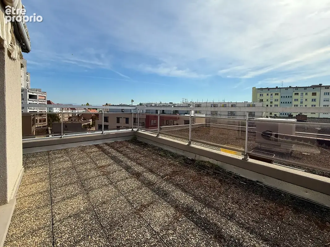 Appartement 4P en attique - Strasbourg NEUDORF - photo 2