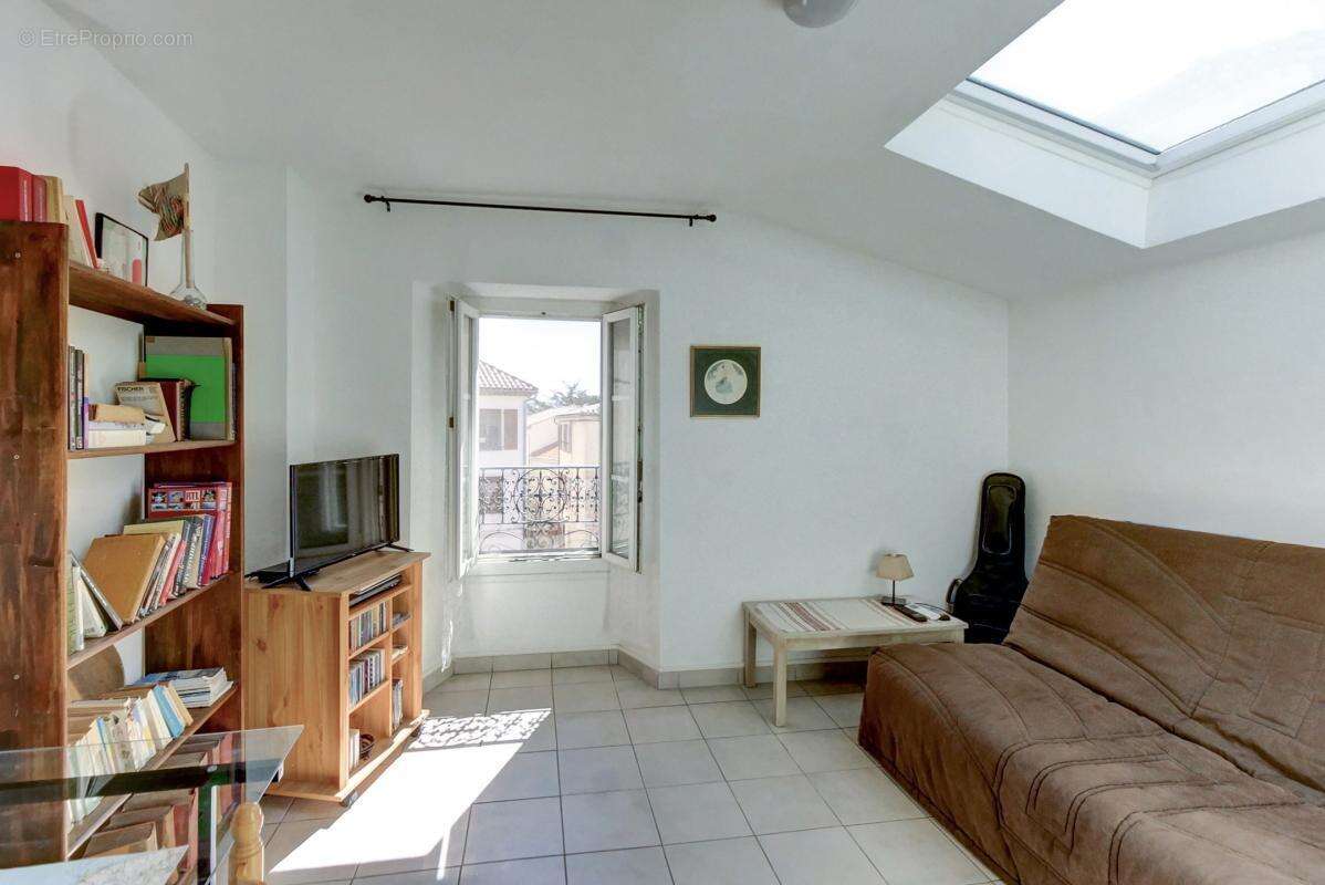 Maison à SAINT-LAURENT-DU-VAR