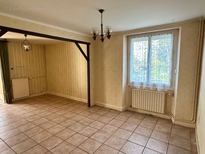 Maison à SAINT-PHILBERT-EN-MAUGES