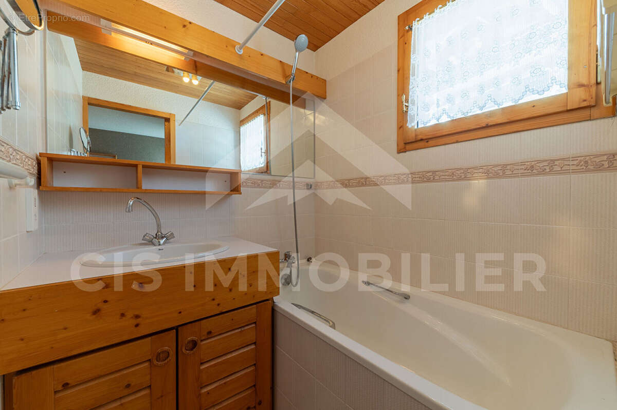 Appartement à LES ALLUES