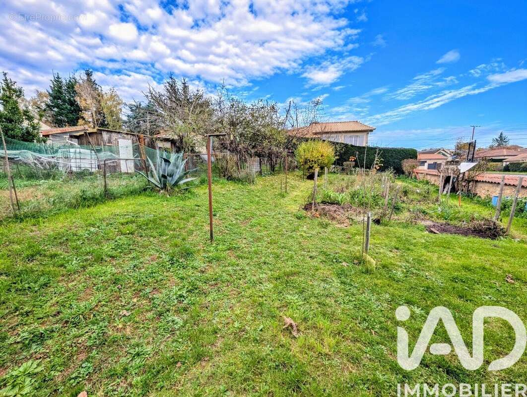 Photo 2 - Maison à LUSSAC-LES-CHATEAUX