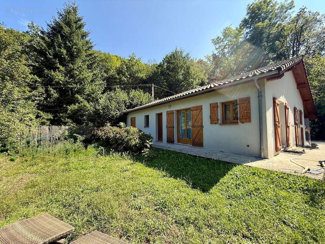   - Maison à AX-LES-THERMES