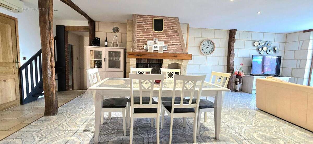 Maison à SAINT-MARTIAL-D'ARTENSET