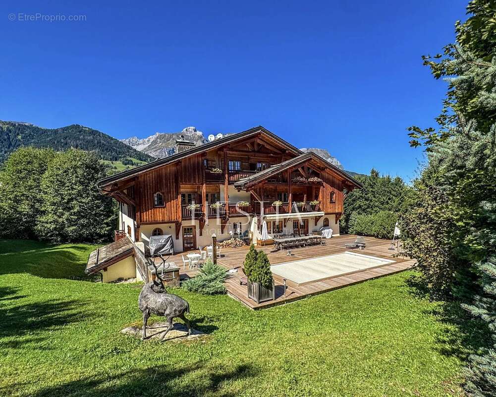 Commerce à COMBLOUX