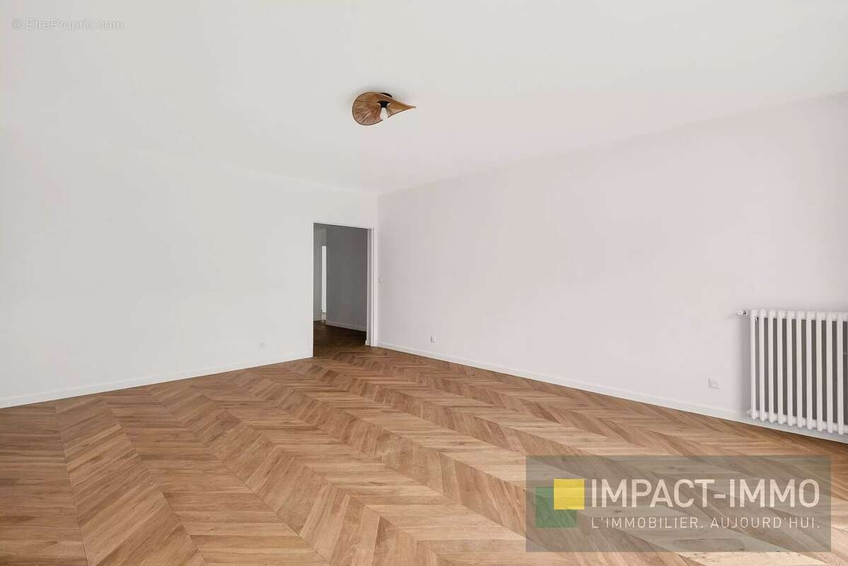 Appartement à PARIS-17E