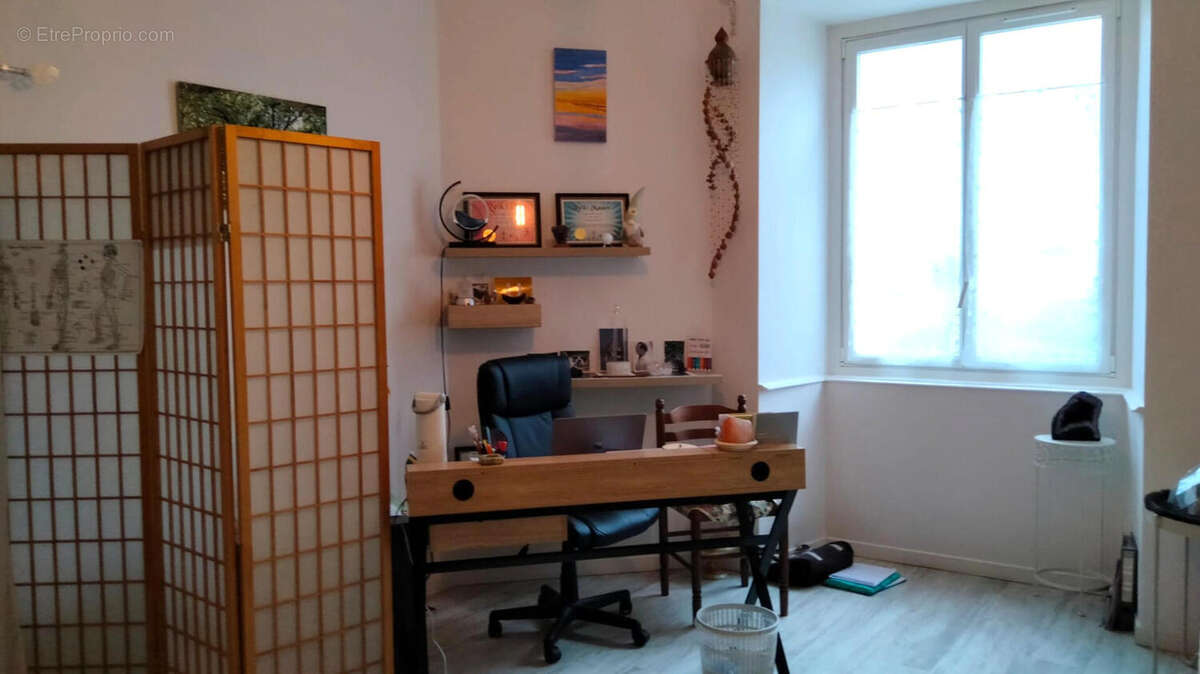 CHAMBRE/BUREAU - Maison à BARRO