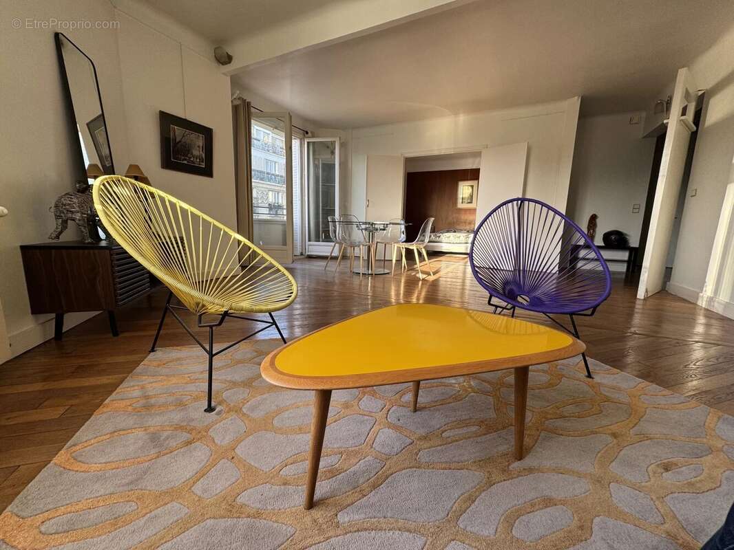 Appartement à PARIS-17E