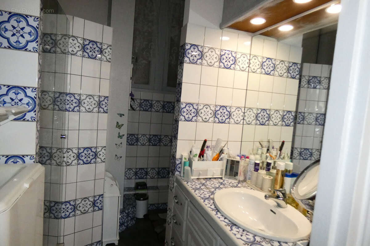 Appartement à NERIS-LES-BAINS