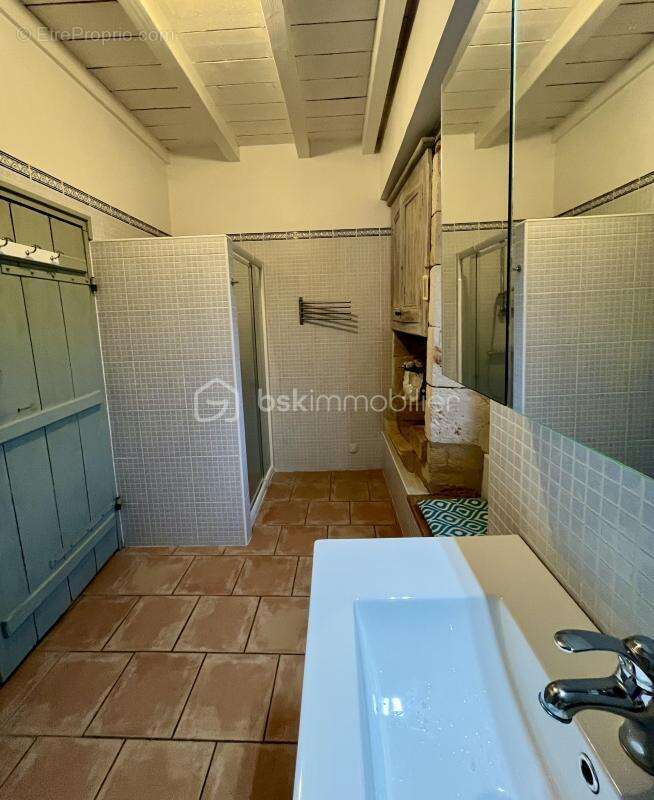 Ensemble de bâtiments en pierre composé d’une maison d’habitation, d’un gîte, d’un pool house, de deux ateliers et de deux sécho - photo 20