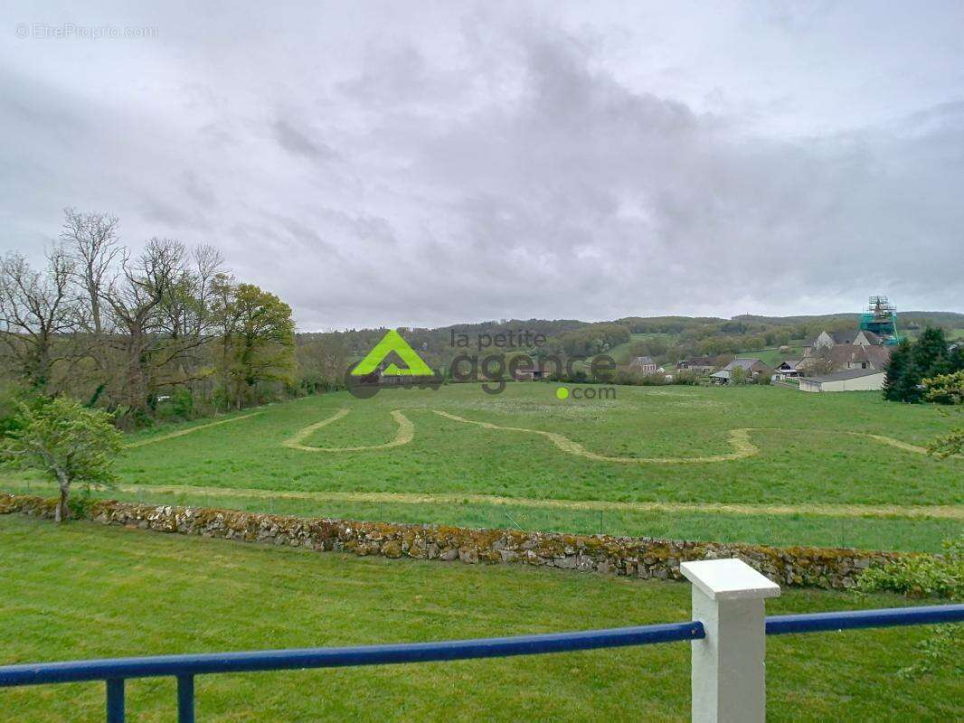 Maison à CHAMPAGNAT