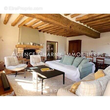 Maison à MONTCORBON