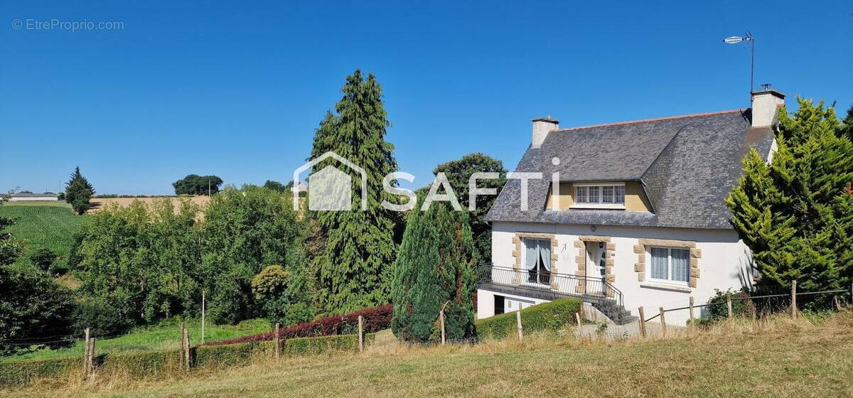 Photo 1 - Maison à SAINT-GOUENO