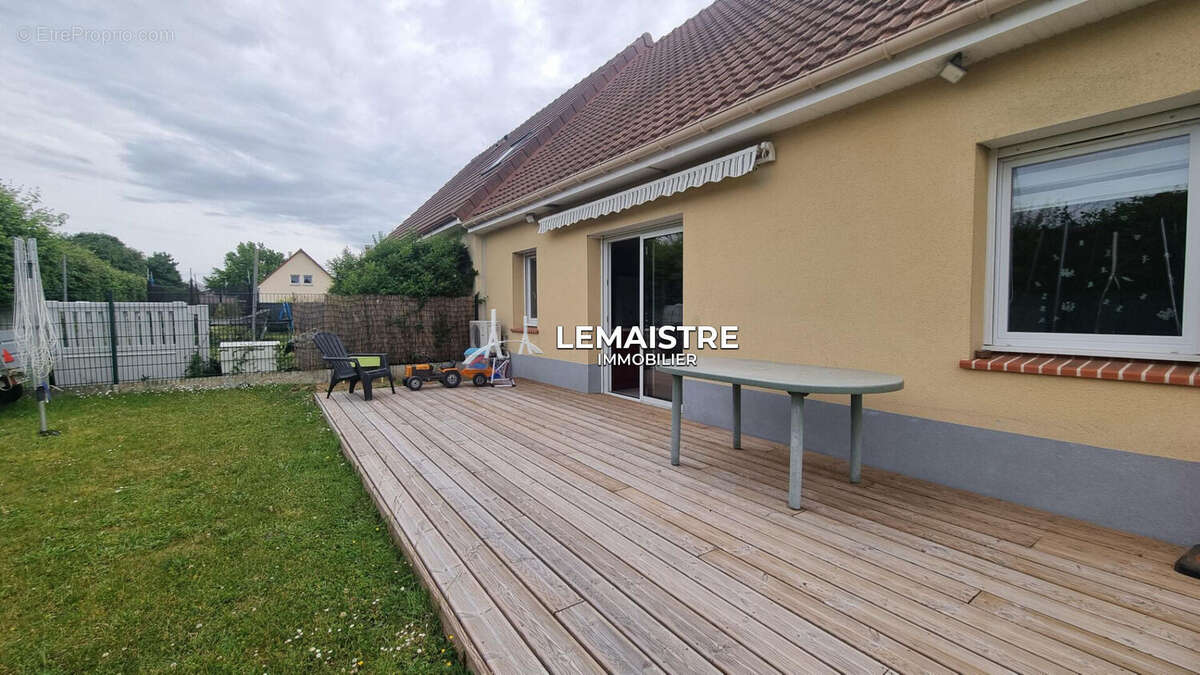 Maison à SAINT-PIERRE-DE-MANNEVILLE