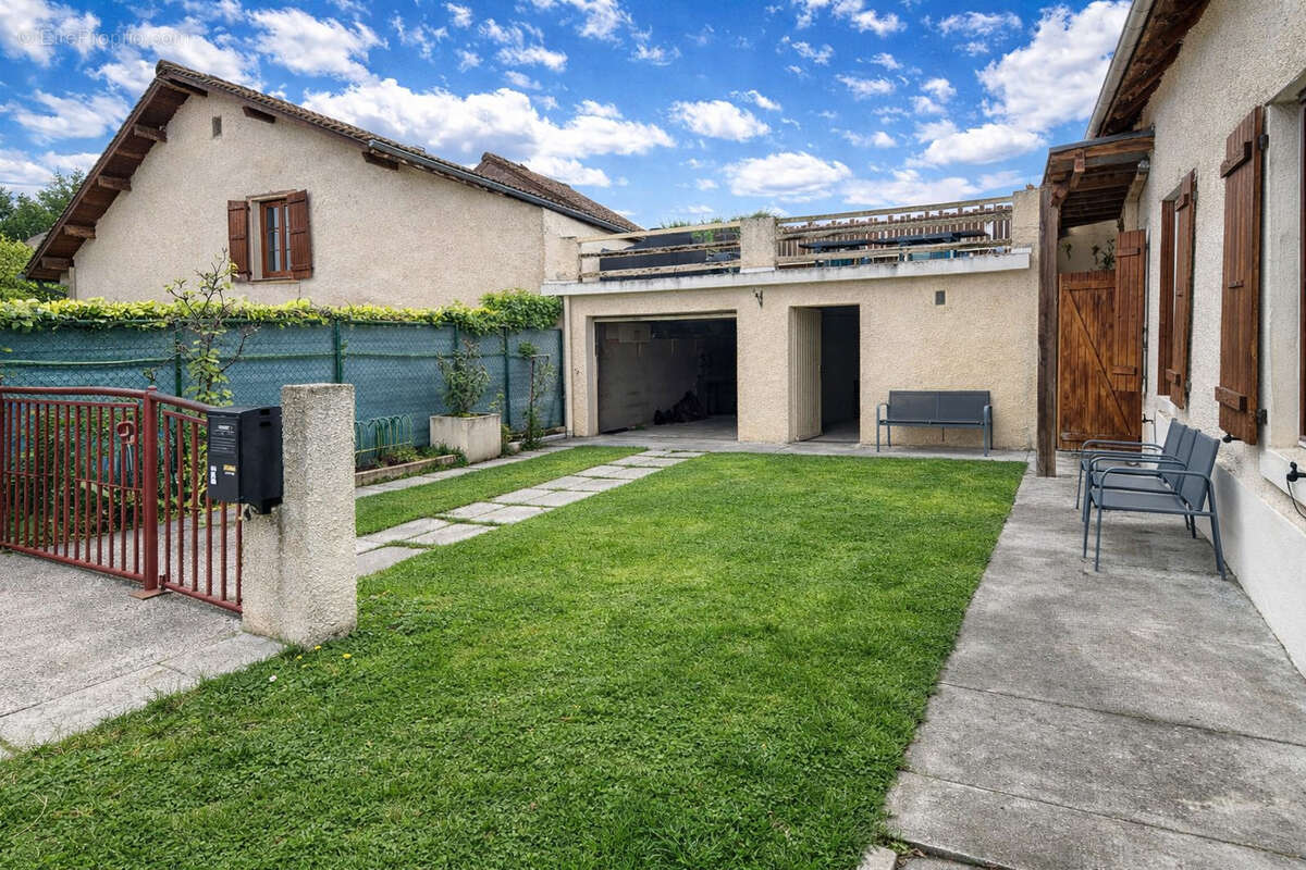 Appartement à CRANVES-SALES