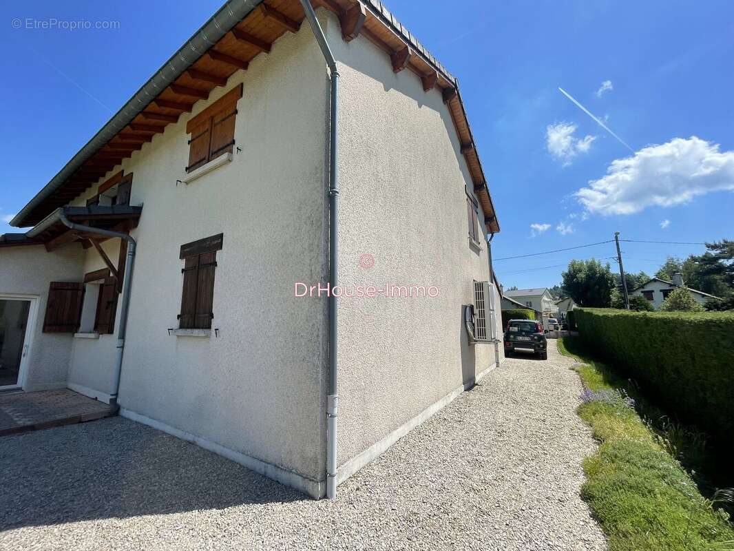 Maison à SAINT-AGREVE