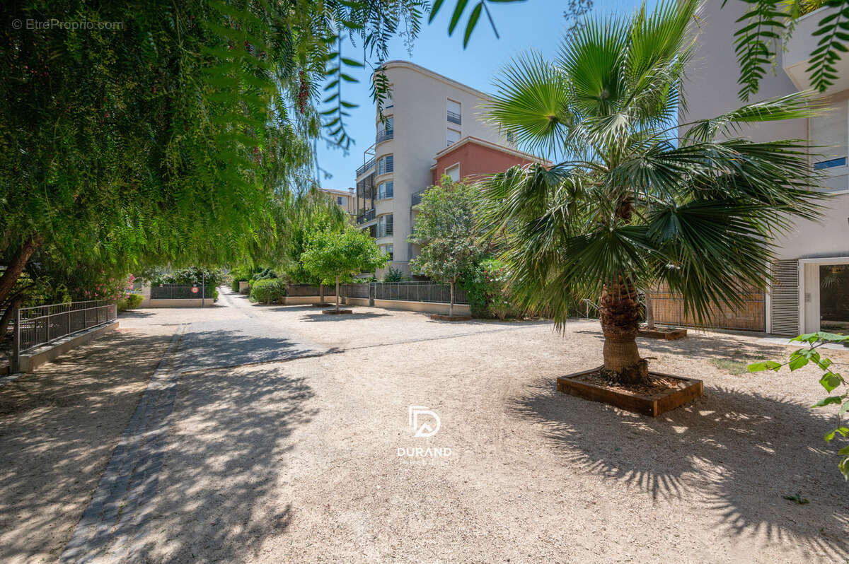 Appartement à MARSEILLE-2E