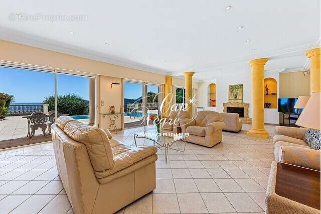 Maison à MANDELIEU-LA-NAPOULE