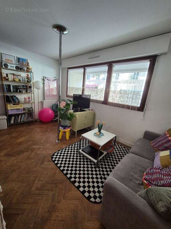 Appartement à LEVALLOIS-PERRET