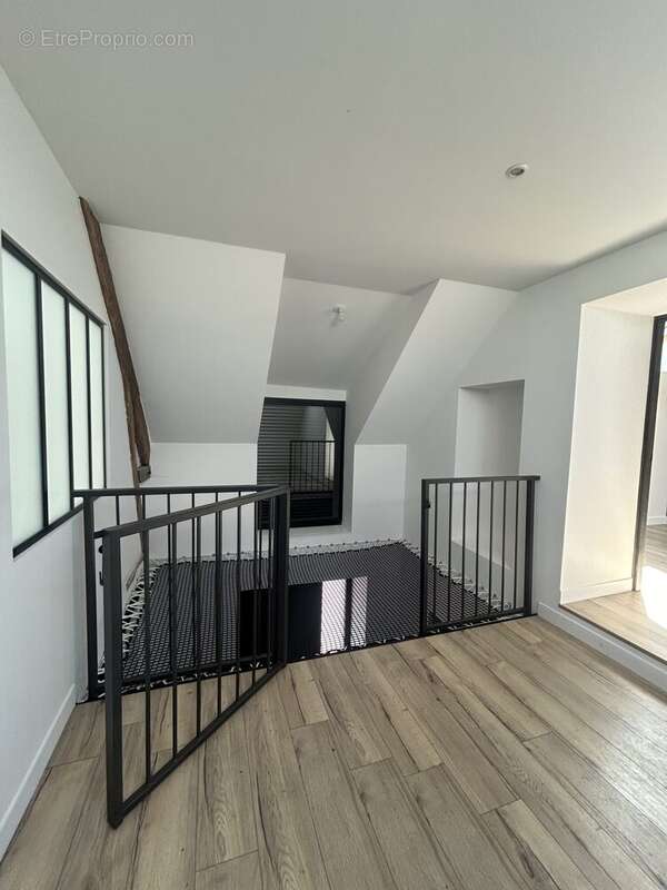 Maison à BAZOCHES-SUR-GUYONNE