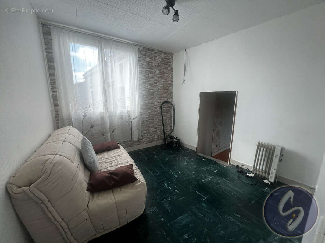 Commerce à SAINT-AUBIN-LE-CLOUD