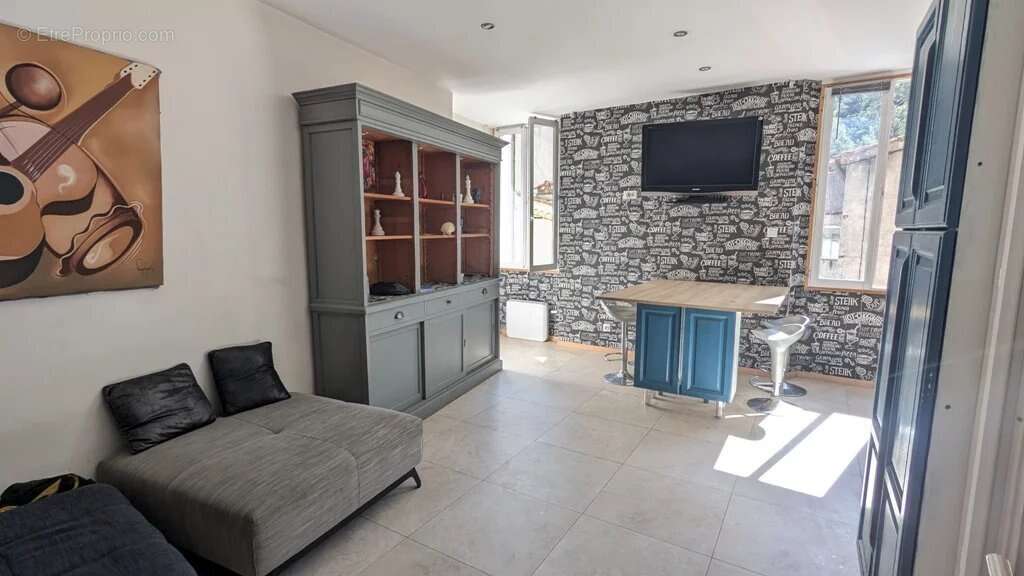 Appartement à ENTRECASTEAUX
