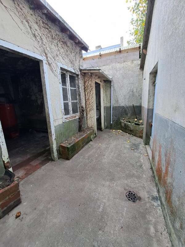 Maison 100 m² à Mezangers  - photo 4