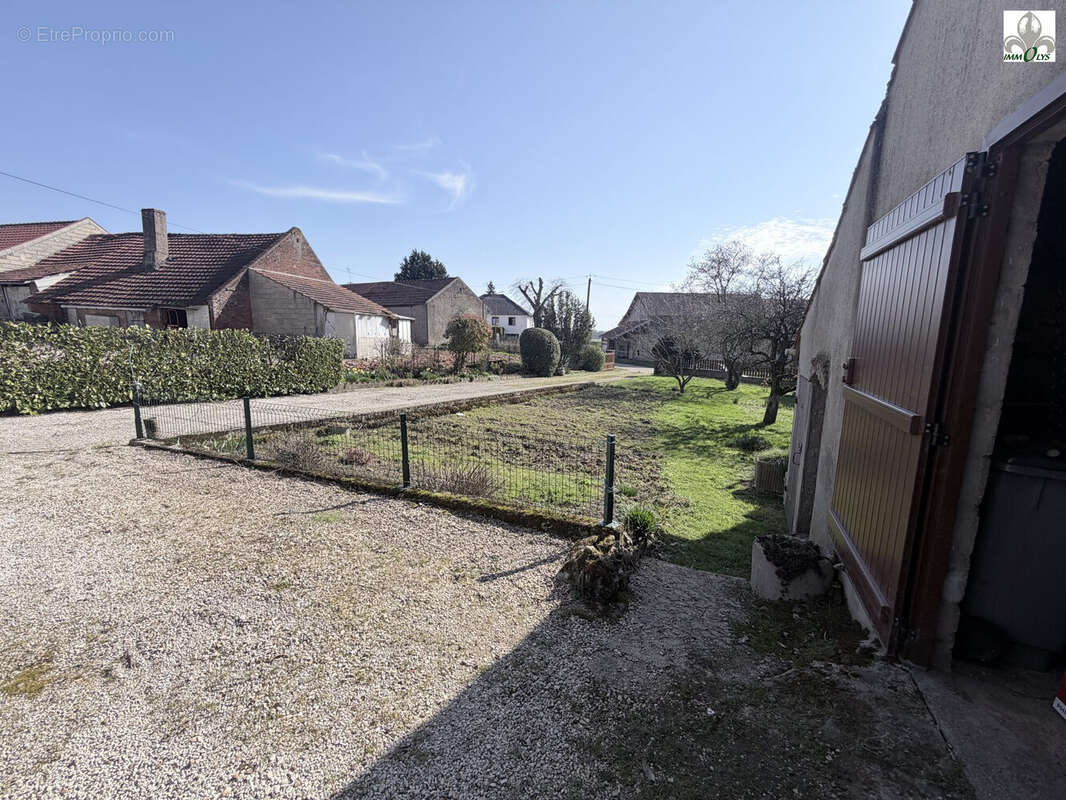 Maison à CHIVRES