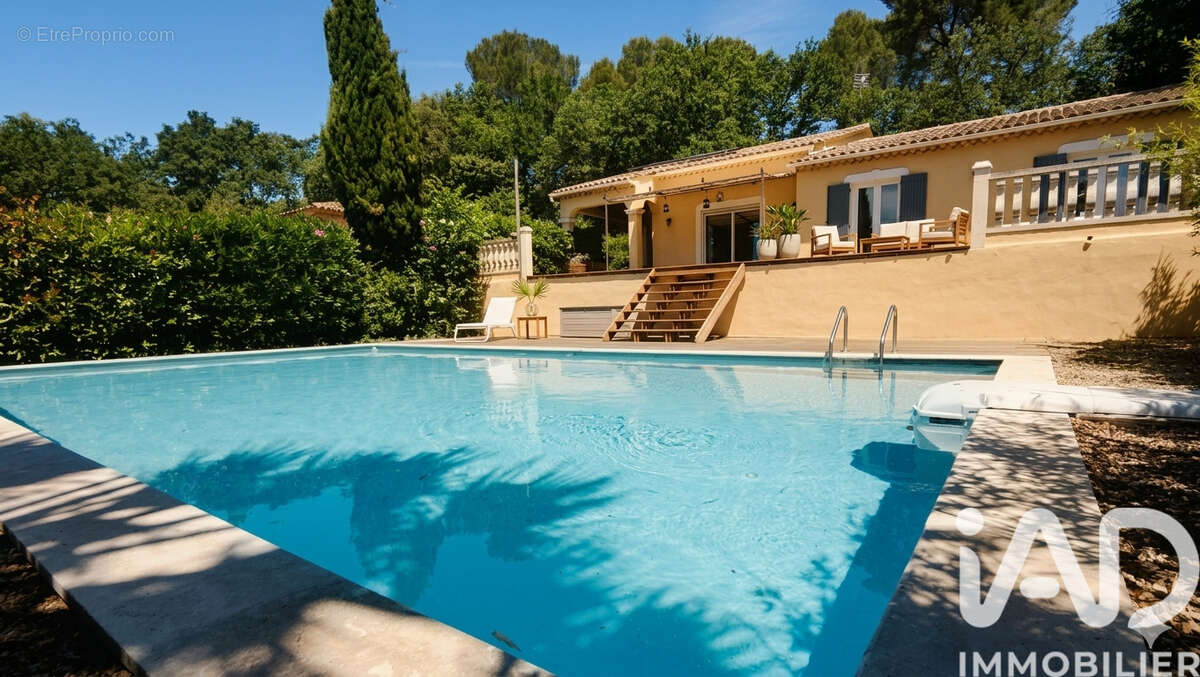 Photo 2 - Maison à SAINT-ANTONIN-DU-VAR