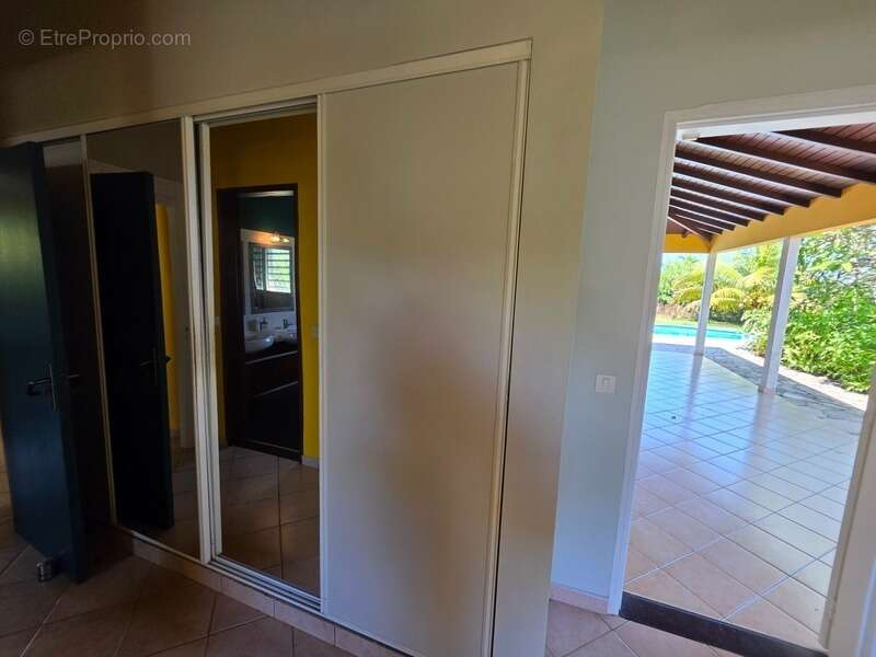 Maison à BAIE-MAHAULT