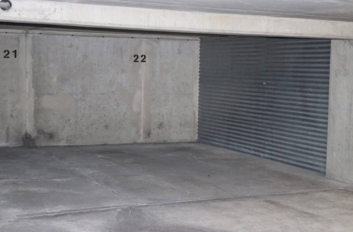 Parking à PARIS-20E
