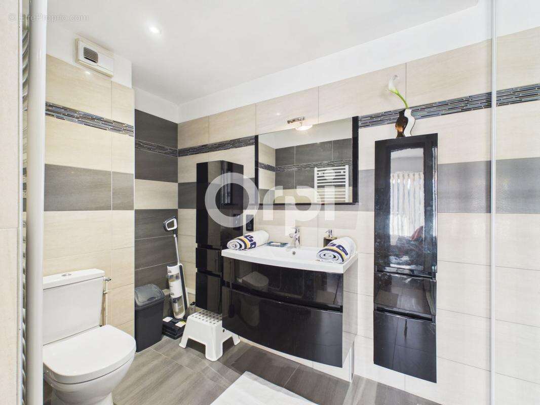 Appartement à MANDELIEU-LA-NAPOULE