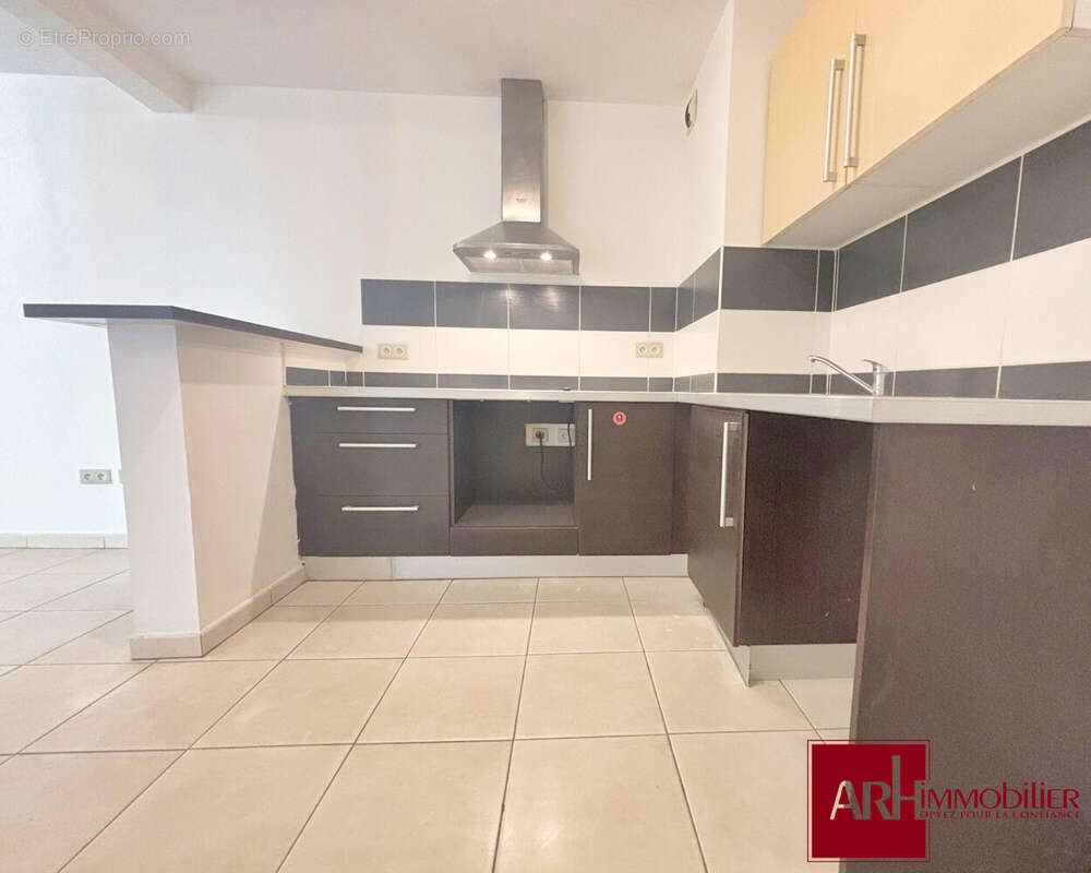Appartement 3 pièces 59 m² à vendre à Saint-Denis (97400) - photo 4