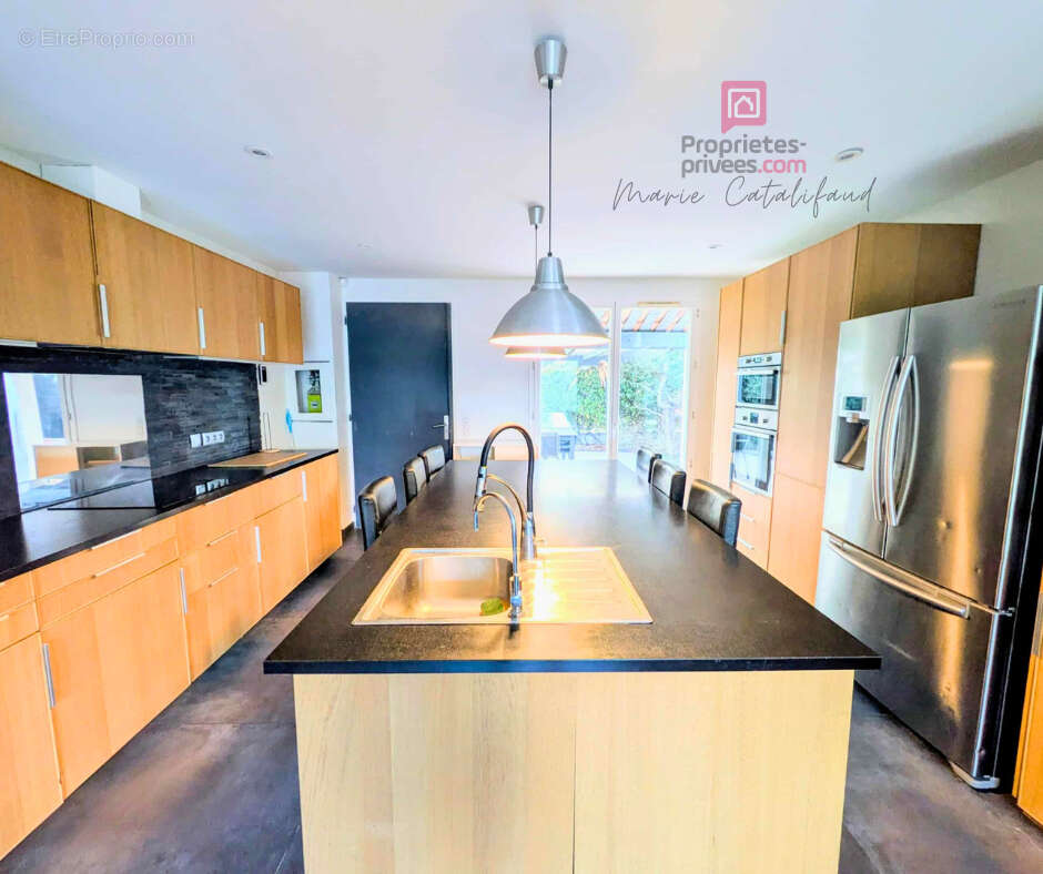 Maison à ROQUEBRUNE-SUR-ARGENS