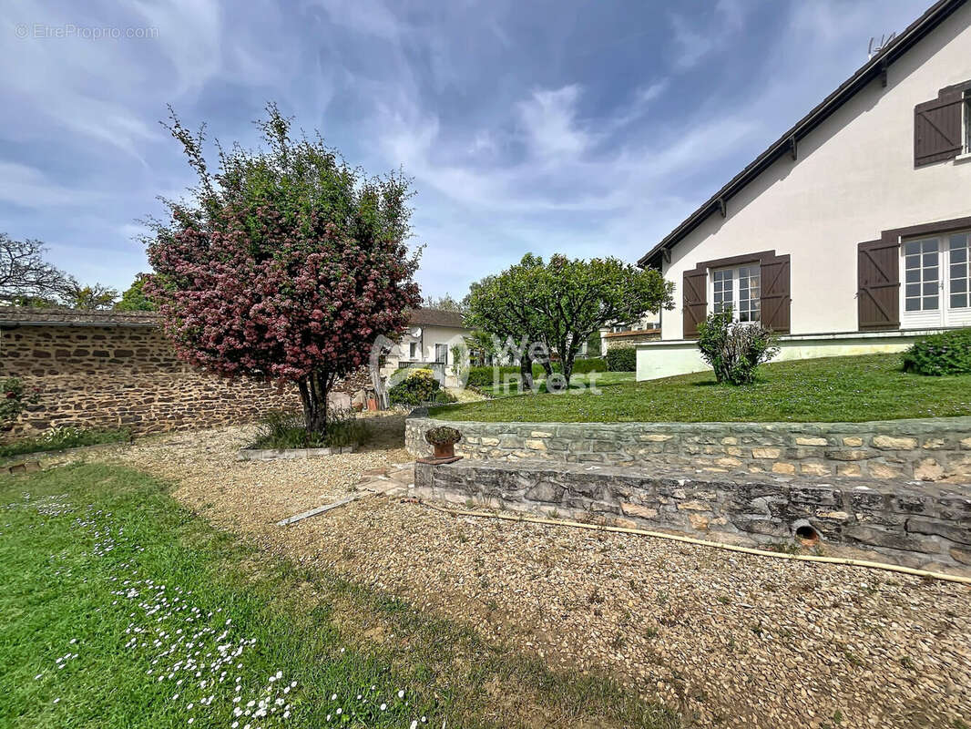 Maison à SAINT-SAUVEUR-EN-PUISAYE